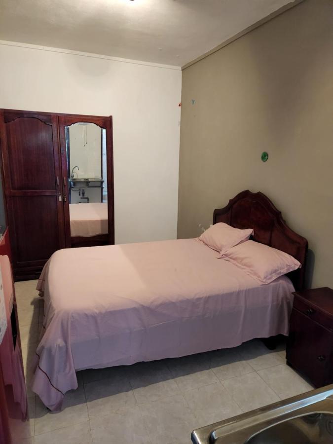 Backpackers Rental Room/Bathroom Only 拉高莱特 外观 照片